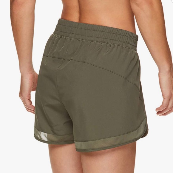 Gaiam Women's Warrior Yoga Short Bike & Running Activewear Shorts Green Size XL - Picture 4 of 9